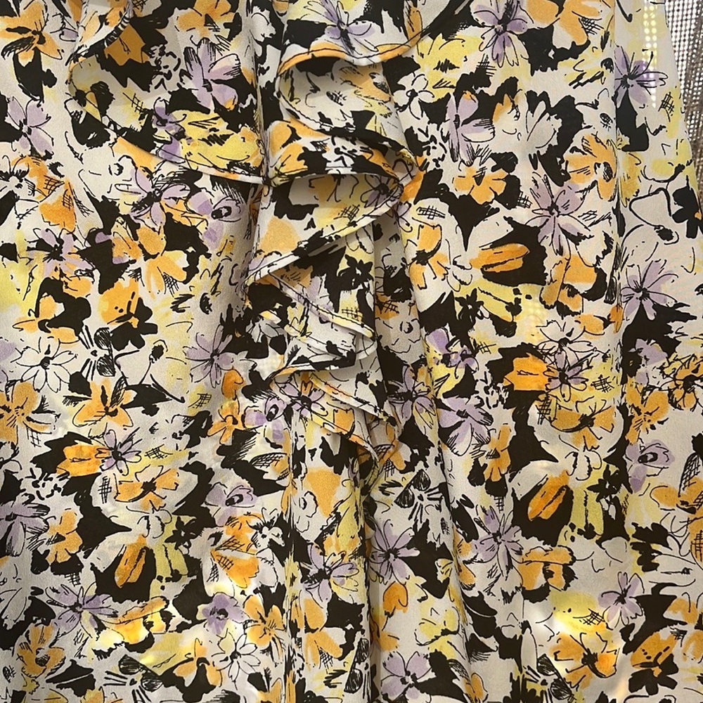 Floral Ruffle Blouse - Picture 3 of 7